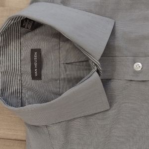 Van Heusen men's dress shirt